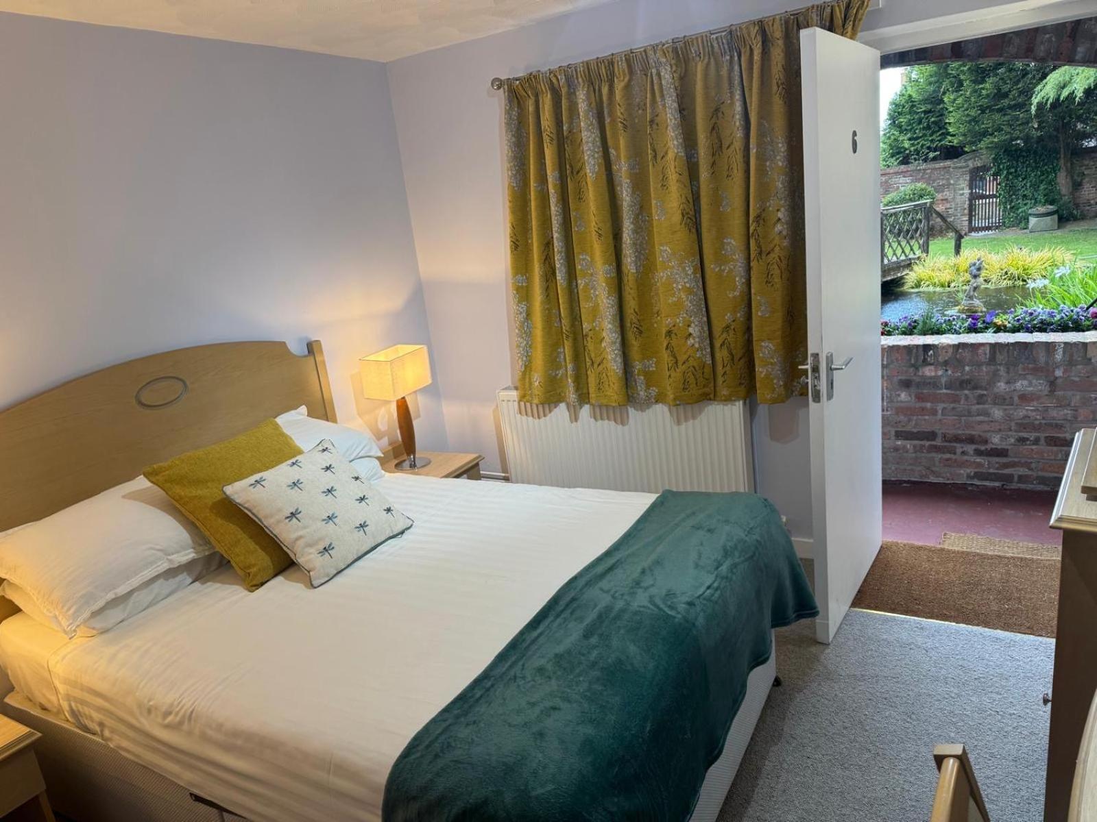 The Manor 4*